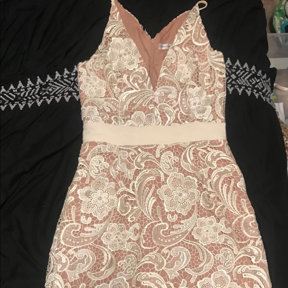 Off White lace & nude mini dress - Picture 1 of 3